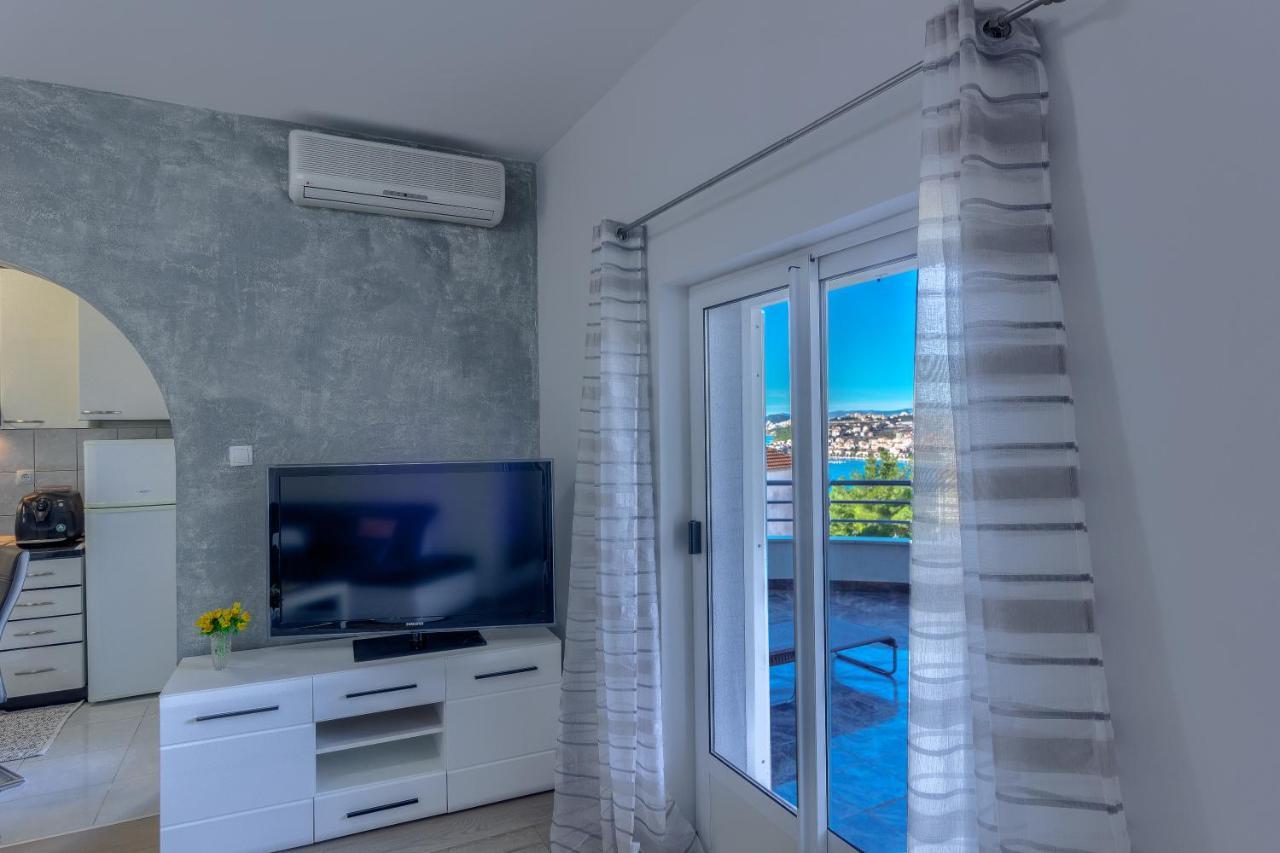 Apartments Pepa ポドストラナ エクステリア 写真