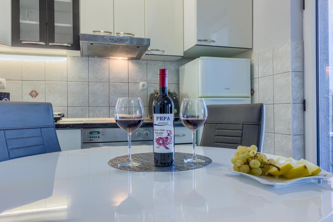Apartments Pepa ポドストラナ エクステリア 写真