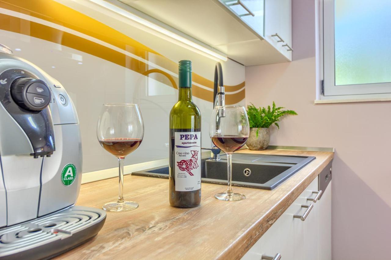 Apartments Pepa ポドストラナ エクステリア 写真