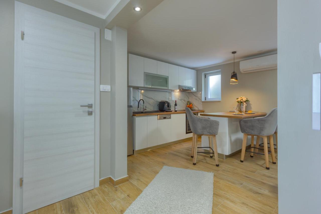 Apartments Pepa ポドストラナ エクステリア 写真